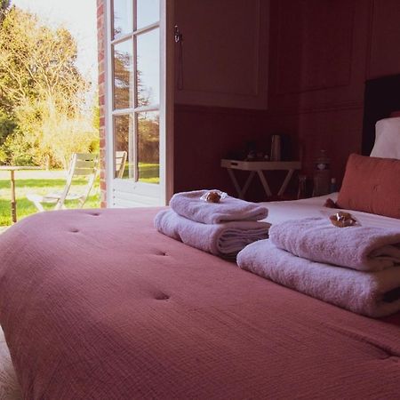 Bed and Breakfast Les Jardins De Beaumont Hem Esterno foto