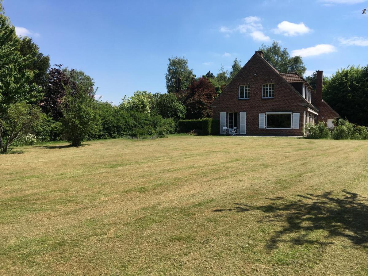 Bed and Breakfast Les Jardins De Beaumont Hem Esterno foto