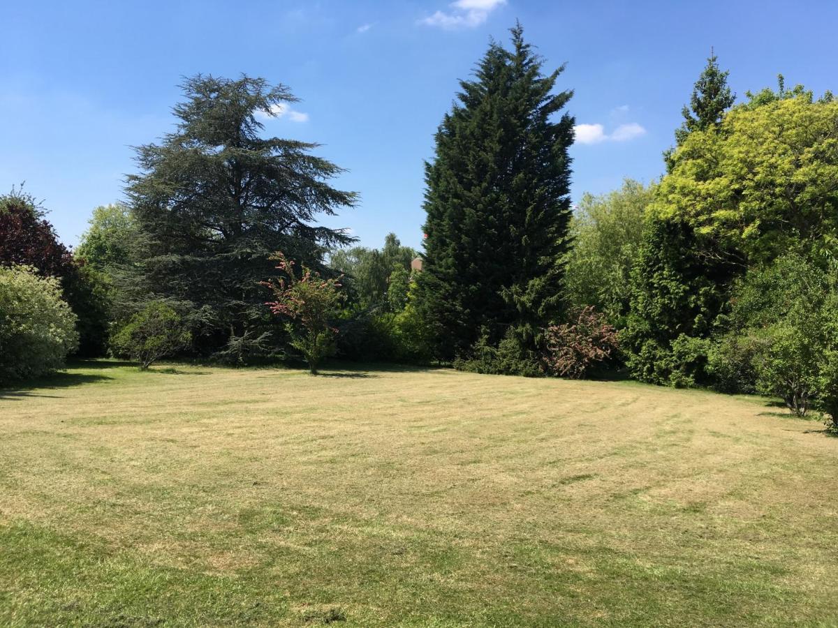 Bed and Breakfast Les Jardins De Beaumont Hem Esterno foto