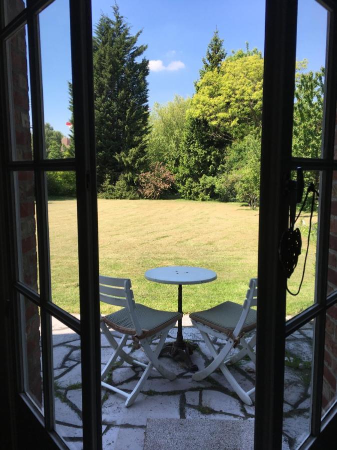 Bed and Breakfast Les Jardins De Beaumont Hem Esterno foto