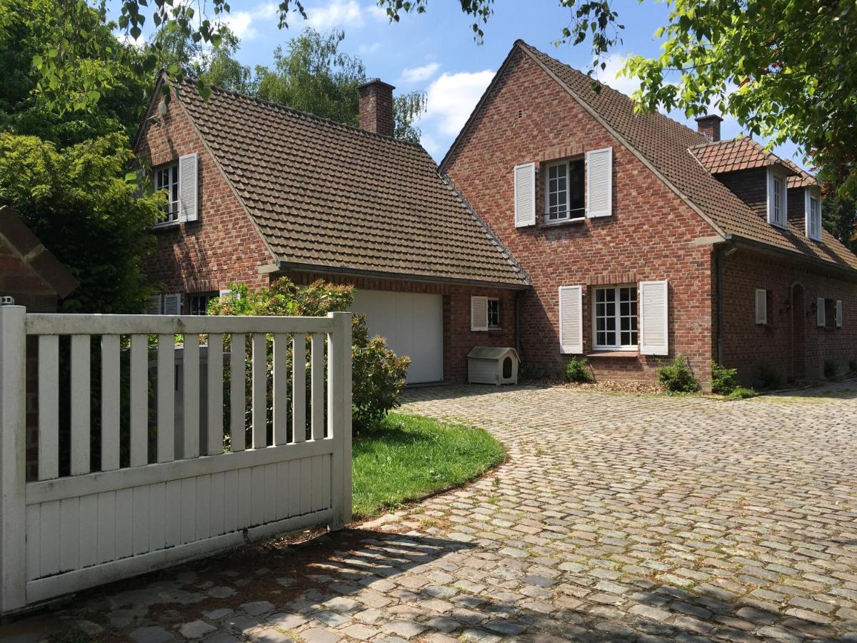 Bed and Breakfast Les Jardins De Beaumont Hem Esterno foto