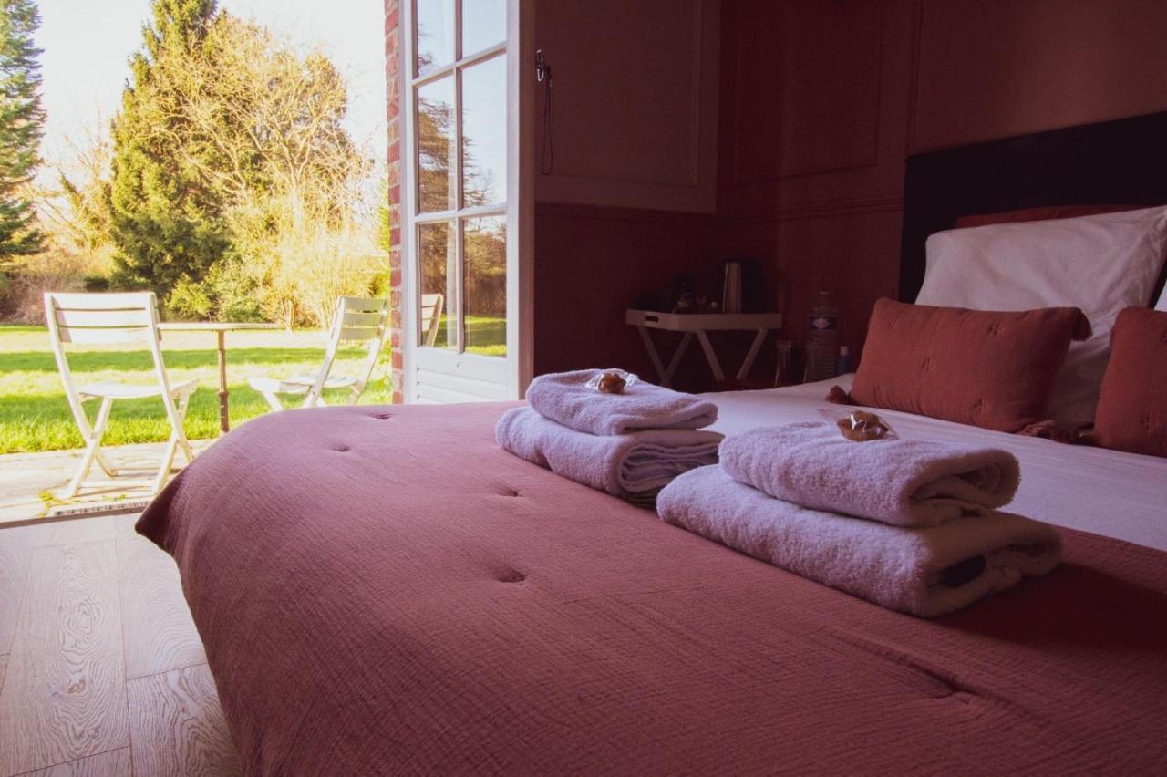 Bed and Breakfast Les Jardins De Beaumont Hem Esterno foto