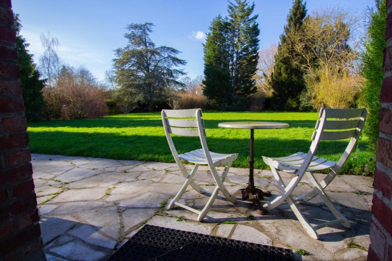 Bed and Breakfast Les Jardins De Beaumont Hem Esterno foto